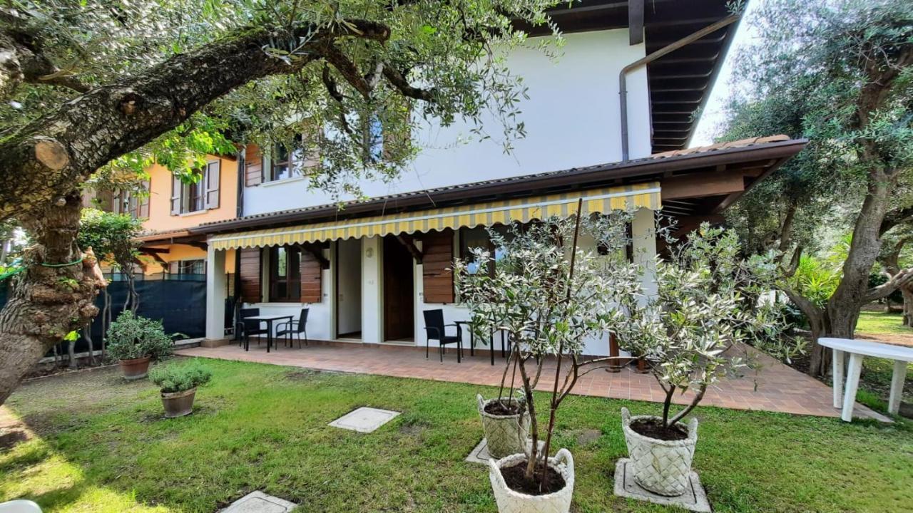 Elisa Holidays Apartments Puegnago del Garda Esterno foto