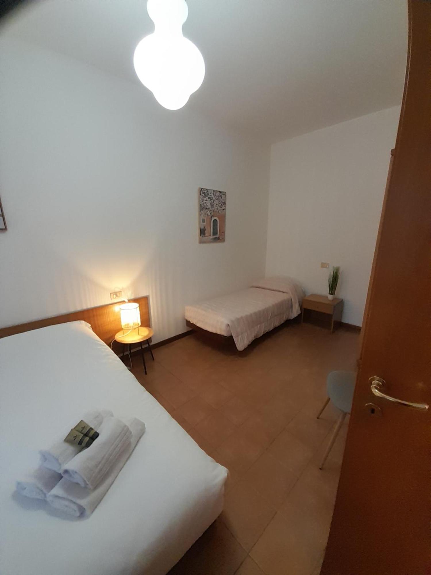 Elisa Holidays Apartments Puegnago del Garda Esterno foto