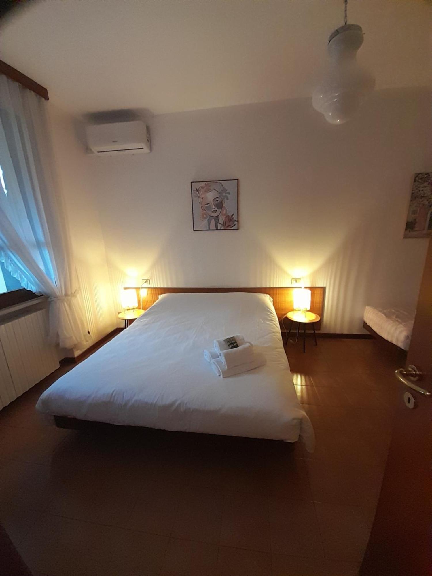Elisa Holidays Apartments Puegnago del Garda Esterno foto