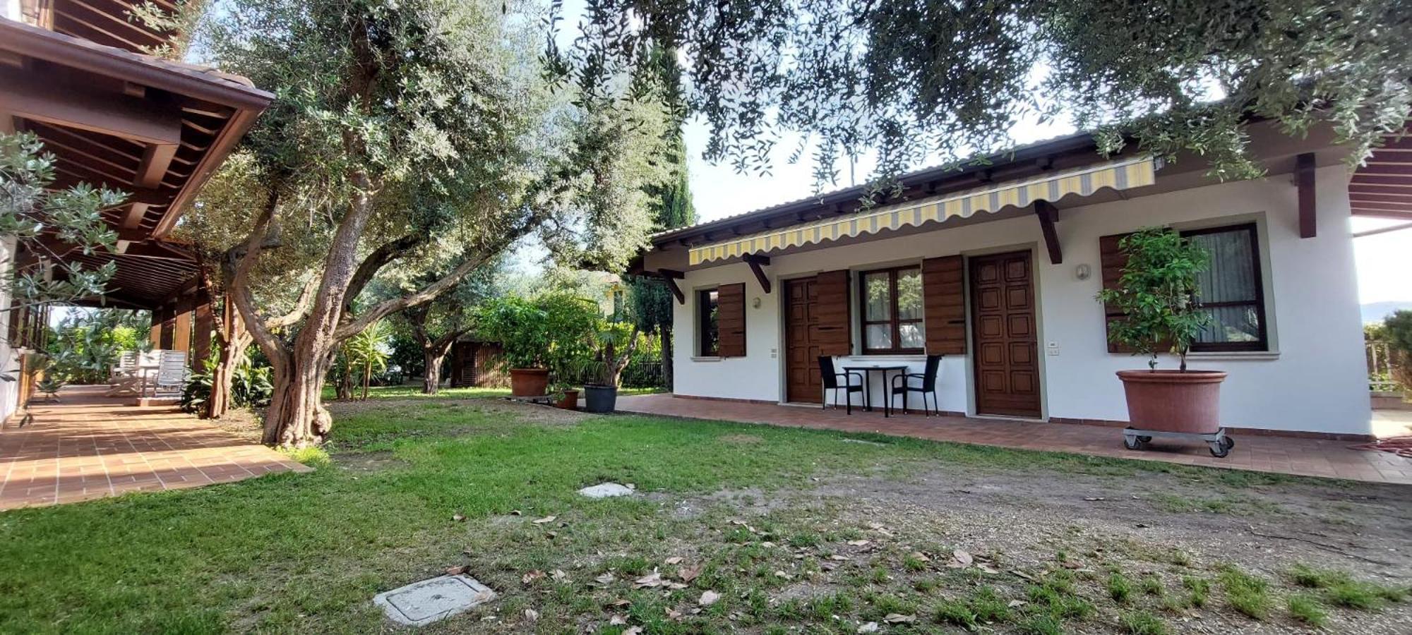 Elisa Holidays Apartments Puegnago del Garda Esterno foto