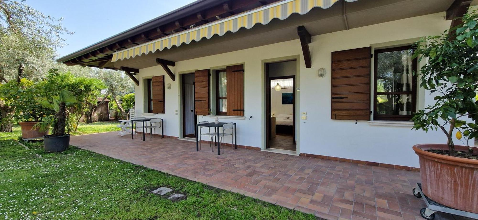Elisa Holidays Apartments Puegnago del Garda Esterno foto
