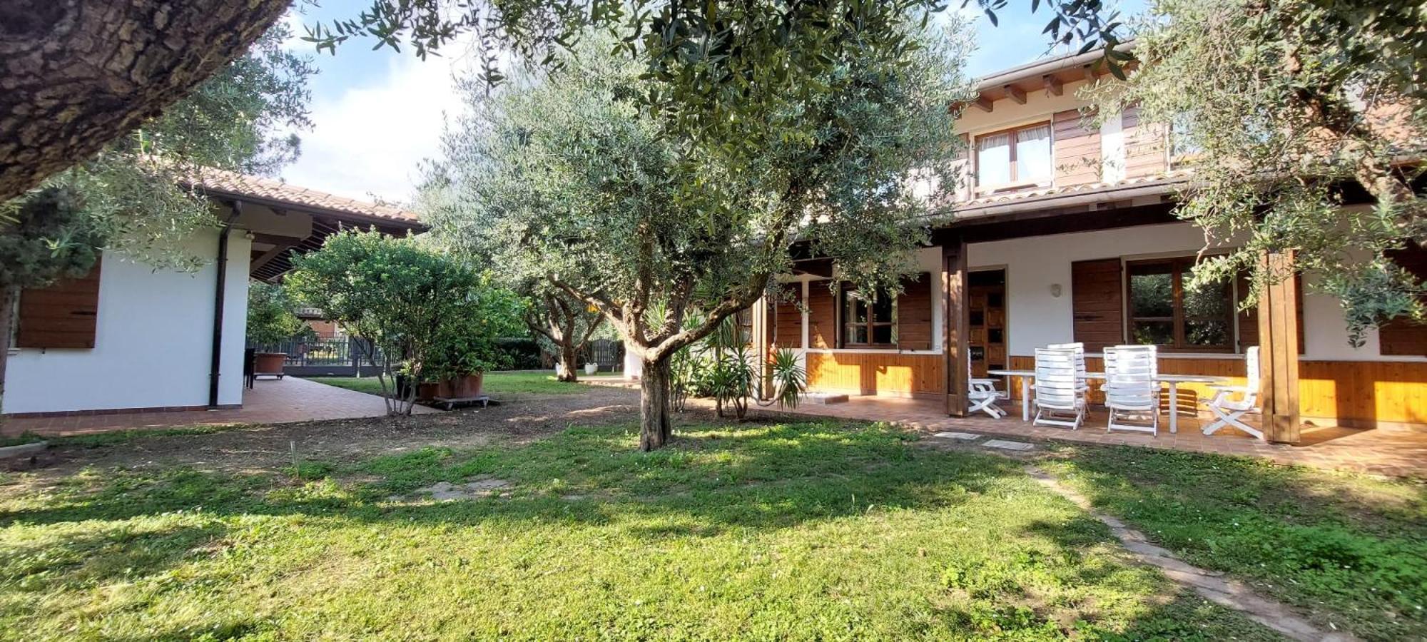 Elisa Holidays Apartments Puegnago del Garda Esterno foto