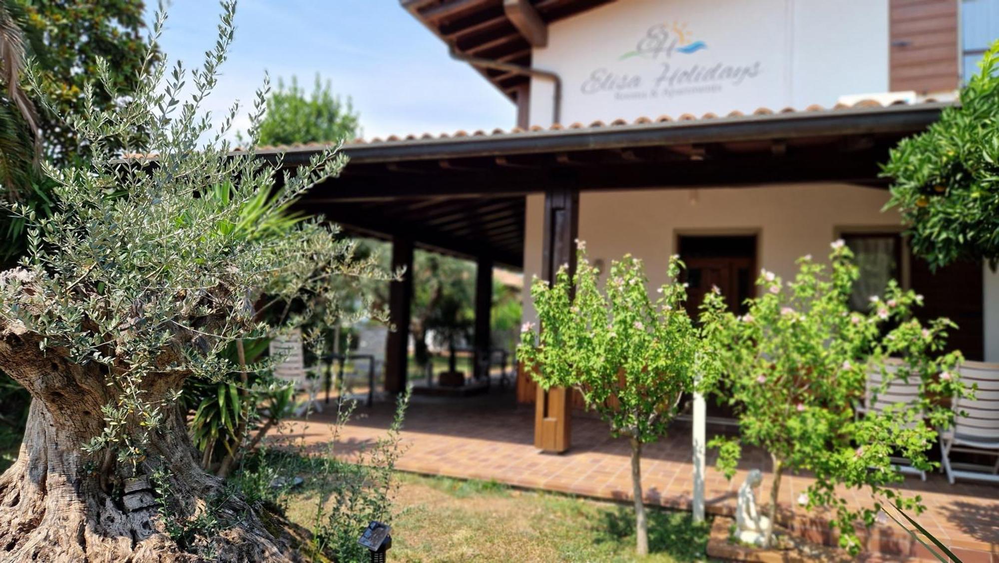Elisa Holidays Apartments Puegnago del Garda Esterno foto